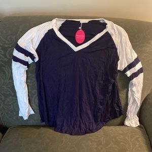 Women’s shirt, never worn by sweet night size XXL. New one.